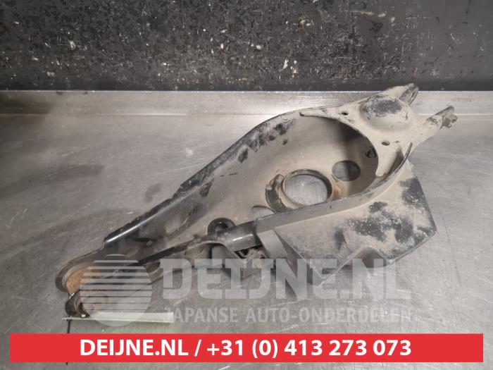 Toyota Rav-4 Draagarm links-achter O383951