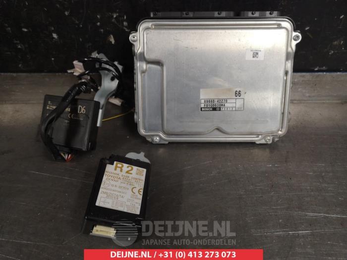 Toyota Rav-4 Engine management computer O345550