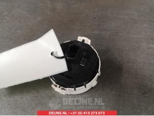 Toyota Yaris Panikbeleuchtung Schalter O310591 foto 2