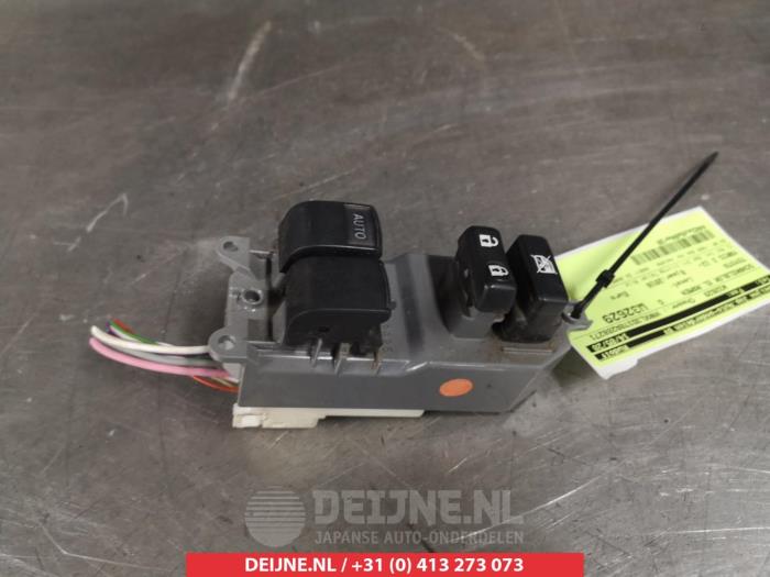 Toyota Yaris Combischakelaar ramen O312541