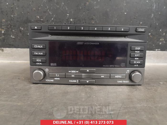 Radio van een Subaru Forester (SH) 2.0D 2009