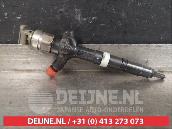 Gebruikte Verstuiver (diesel) Toyota Avensis (T25/B1B) 2.0 16V D-4D 115 Prijs € 35,00 Margeregeling aangeboden door V.Deijne Jap.Auto-onderdelen BV
