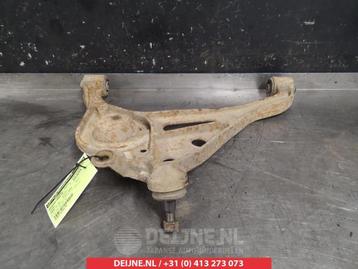 Suzuki Grand Vitara Querlenker unten rechts vorne O382687