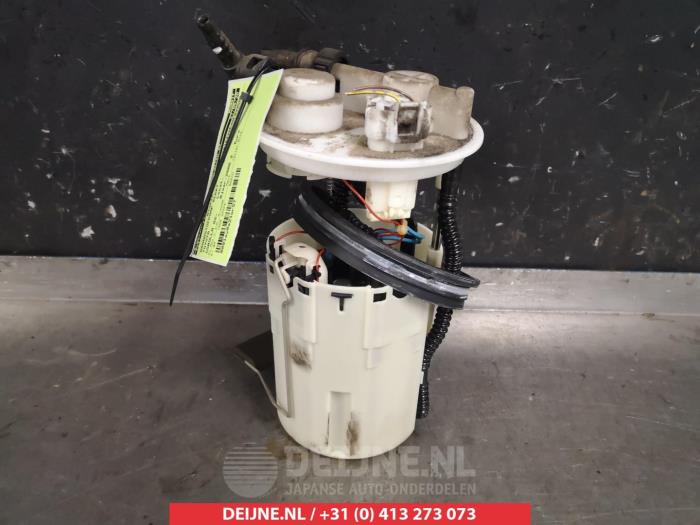 Gebruikte Tank element Pomp Toyota Corolla (E12) 1.6 16V VVT-i Prijs € 25,00 Margeregeling aangeboden door V.Deijne Jap.Auto-onderdelen BV