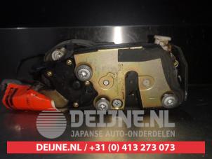Toyota Picnic Door lock mechanism 4-door, front left O279903 photo 2
