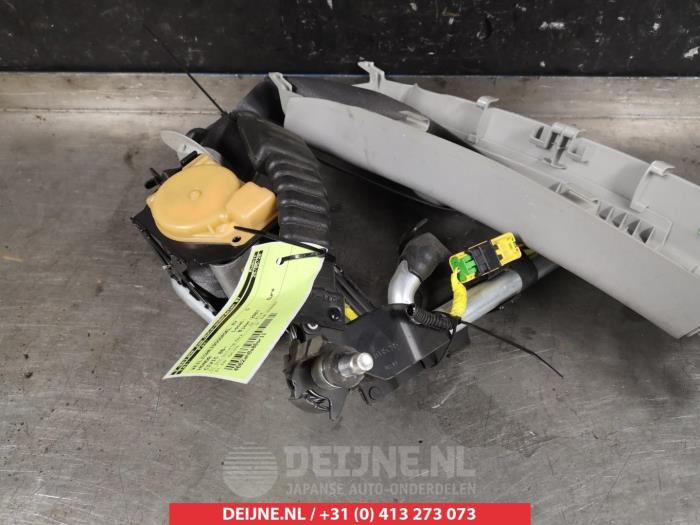 Honda Civic Front seatbelt, right O315346