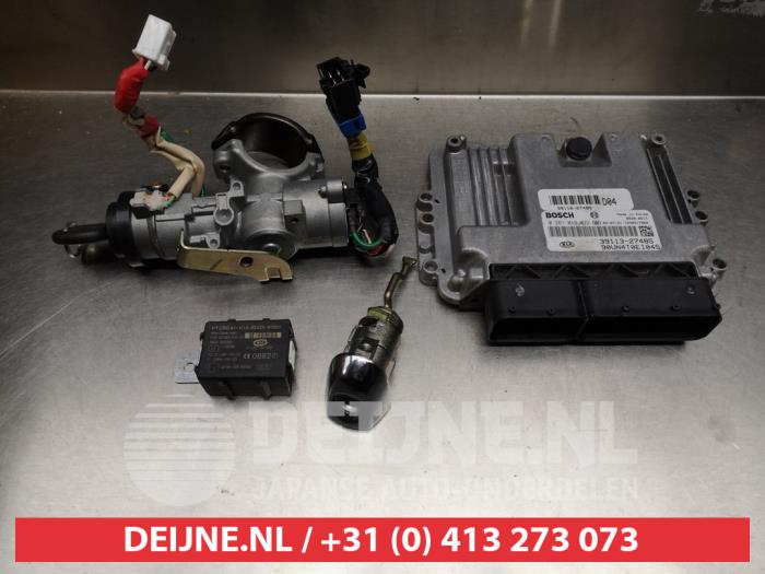 Gebruikte Computer Motormanagement Kia Carens III (FG) 2.0 CRDI WGT 16V Prijs € 125,00 Margeregeling aangeboden door V.Deijne Jap.Auto-onderdelen BV