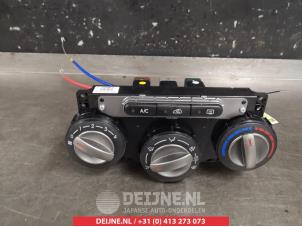 Gebruikte Kachel Bedieningspaneel Hyundai i10 (F5) 1.2i 16V Prijs € 25,00 Margeregeling aangeboden door V.Deijne Jap.Auto-onderdelen BV