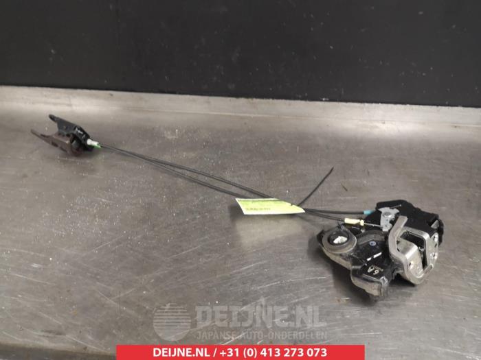 Toyota IQ Deurslot Mechaniek 2Deurs links O279128