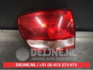 Toyota Avensis Verso Achterlicht links O298599 foto 2
