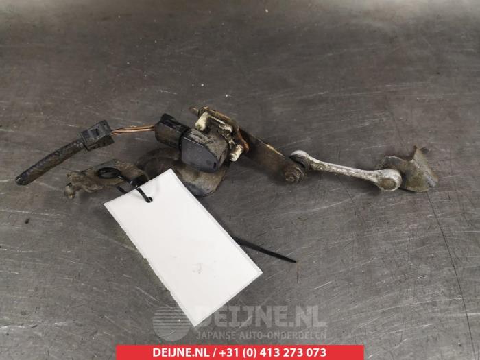 Subaru Legacy Xenon Höhenregler O266838