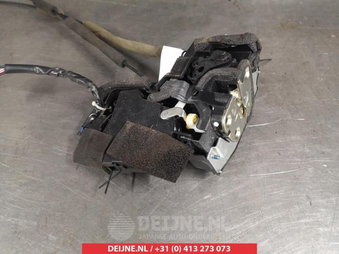 Mazda CX-7 Deurslot Mechaniek 4Deurs rechts-achter O281314
