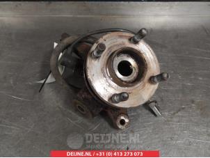 Nissan Micra Fusee rechts-voor O323482 foto 2
