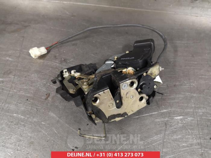 Toyota Camry Deurslot Mechaniek 4Deurs links-voor O279892