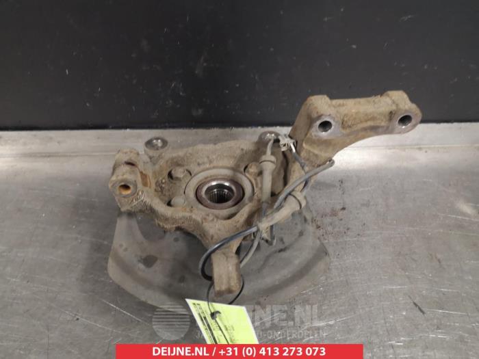 Nissan X-Trail Fusee rechts-voor O323569