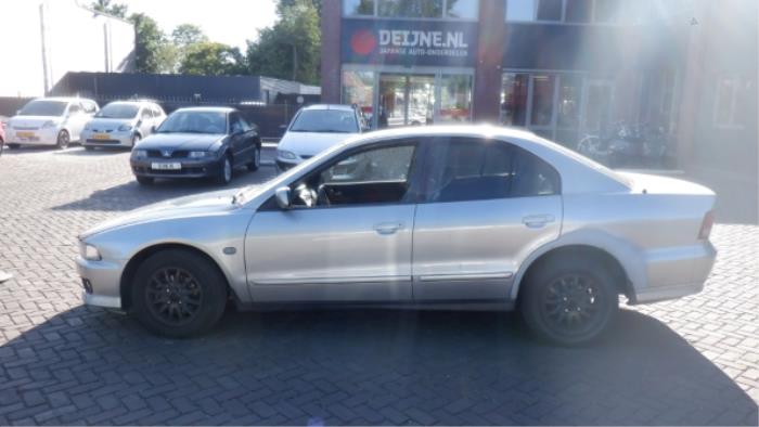 Mitsubishi Galant Portier 4Deurs links-voor O272545