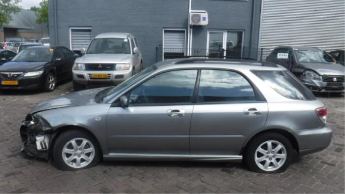 Subaru Impreza Tür 4-türig links vorne O272387