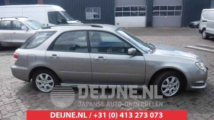 Subaru Impreza Türscheibe 4-türig rechts vorne O274790