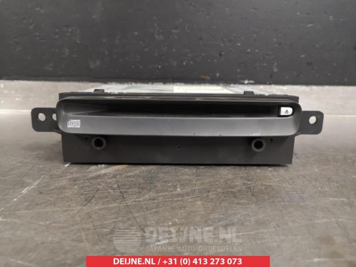 Nissan Primera CD Spieler O312637