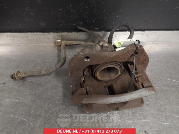 Nissan Primera Bremszange rechts vorne O326119