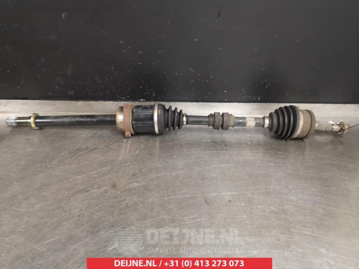 Nissan Primera Antriebswelle rechts vorne O319268