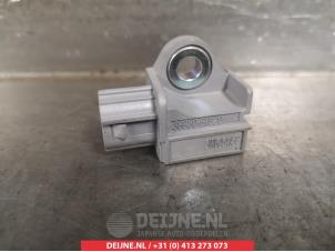 Suzuki Swift Airbag sensor O334510 photo 2