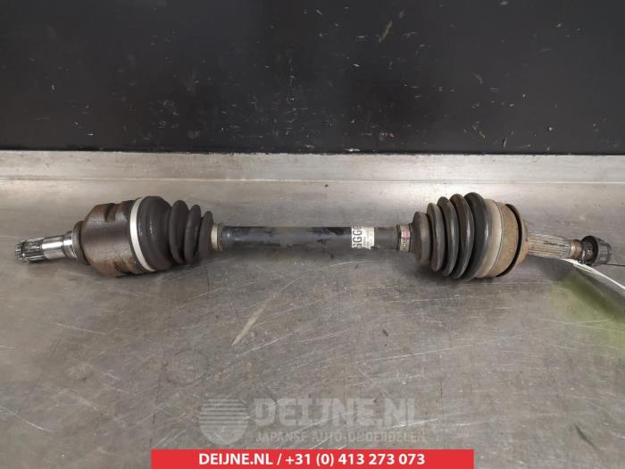 Toyota Yaris Antriebswelle links vorne O318774