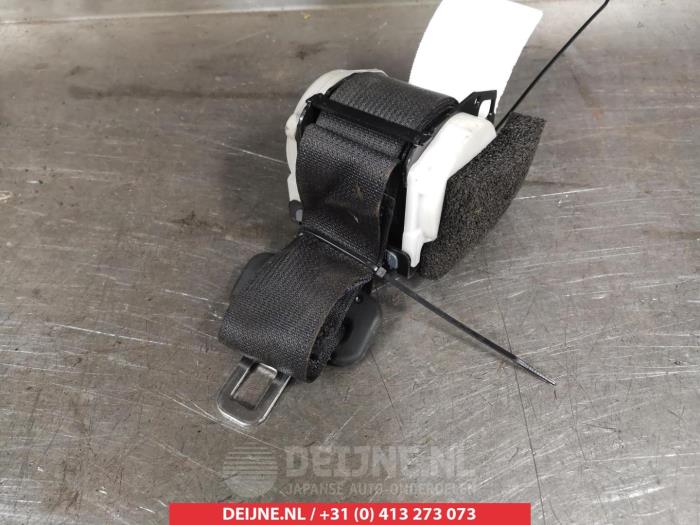 Suzuki SX-4 Rear seatbelt, left O315816