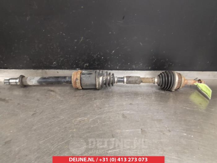 Gebruikte Steekas rechts-voor Toyota Avensis Wagon (T25/B1E) 2.0 16V VVT-i D4 Prijs € 60,00 Margeregeling aangeboden door V.Deijne Jap.Auto-onderdelen BV