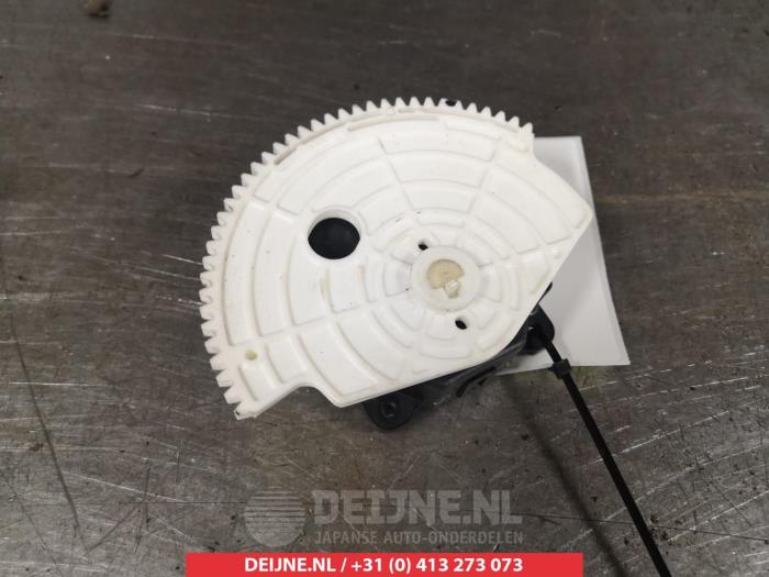 Toyota Rav-4 Heater valve motor O368459