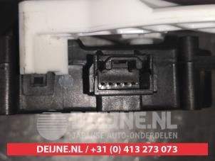 Toyota Rav-4 Kachelklep Motor O368460 foto 3