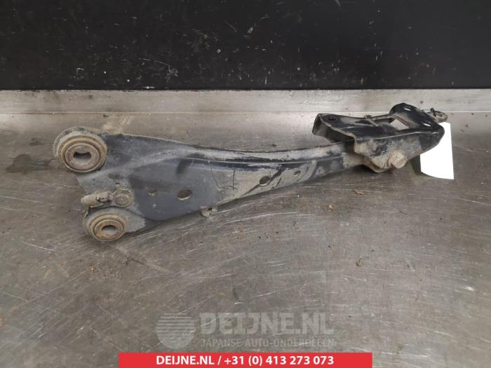 Toyota Rav-4 Draagarm rechts-achter O384749