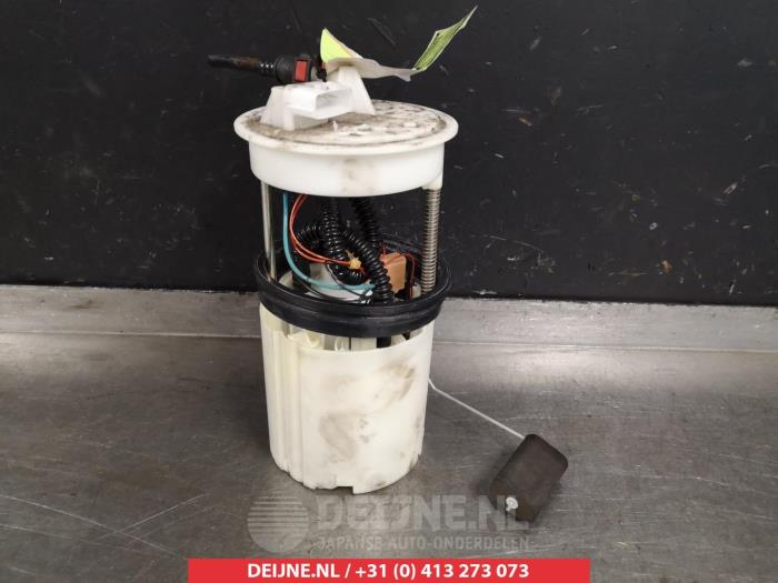 Gebruikte Brandstofpomp Elektrisch Nissan Almera Tino (V10M) 1.8 16V Prijs € 50,00 Margeregeling aangeboden door V.Deijne Jap.Auto-onderdelen BV
