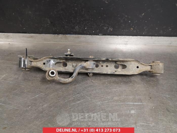 Nissan Qashqai Draagarm rechts-achter O384276