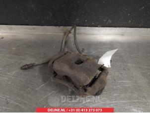 Toyota Avensis Verso Front brake calliper, right O326940 photo 2
