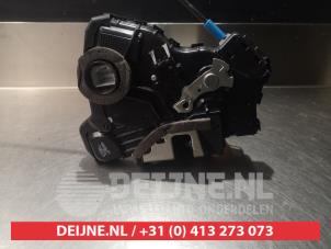 Toyota Auris Türschlossmechanik 2-türig links O279137 foto 3