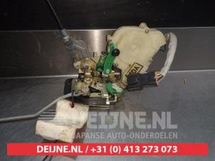 Kia Sorento Front door lock mechanism 4-door, right O280897 photo 2