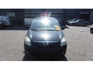 Toyota Corolla Verso Bonnet O265953 photo 3