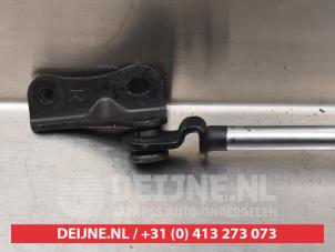 Toyota Previa Gasdemper rechts-achter O295403 foto 2