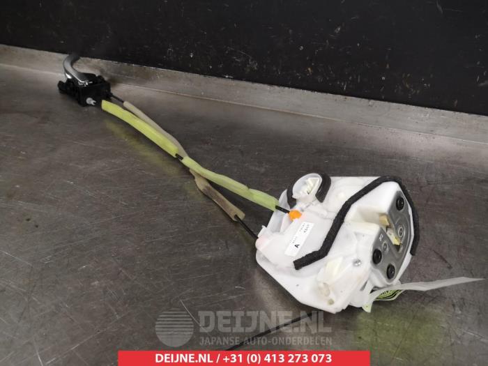 Mazda CX-5 Deurslot Mechaniek 4Deurs rechts-achter O281333