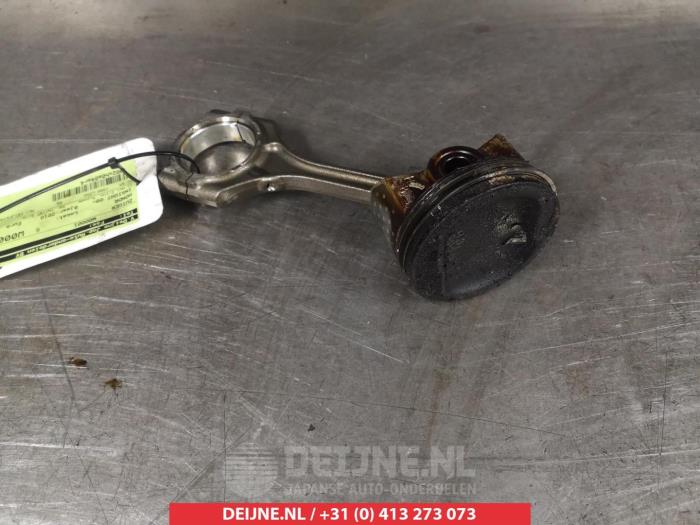 Gebruikte Zuiger Honda Insight (ZE1) Prijs € 75,00 Margeregeling aangeboden door V.Deijne Jap.Auto-onderdelen BV
