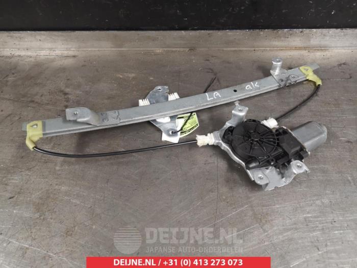 Nissan Pathfinder Ruitmechaniek 4Deurs links-achter O290472