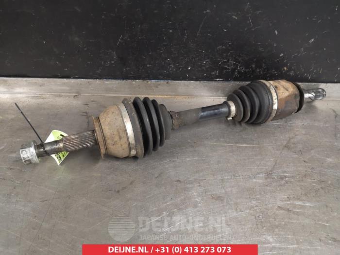 Nissan Pathfinder Aandrijfas rechts-voor O319328