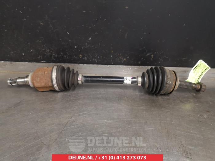 Toyota Yaris Antriebswelle links vorne O318636