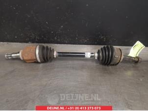 Gebruikte Steekas links-voor Toyota Yaris II (P9) 1.4 D-4D Prijs € 35,00 Margeregeling aangeboden door V.Deijne Jap.Auto-onderdelen BV