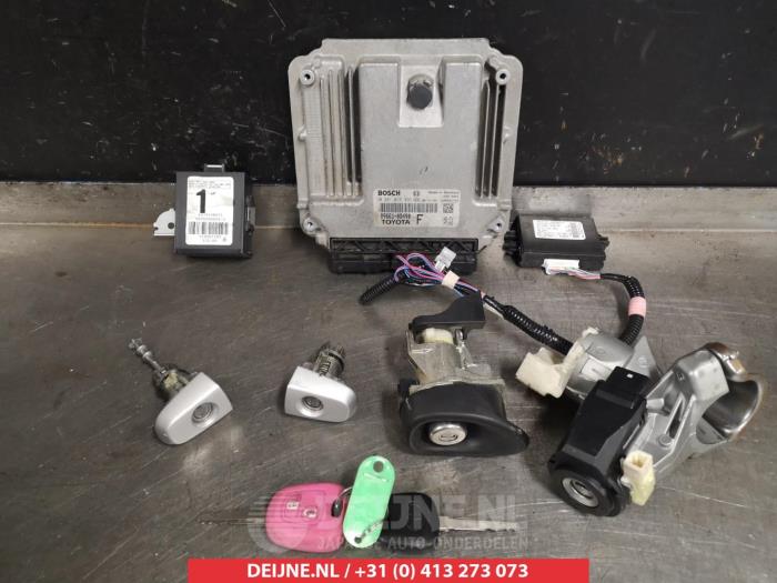 Toyota Yaris Ignition lock + key O335998