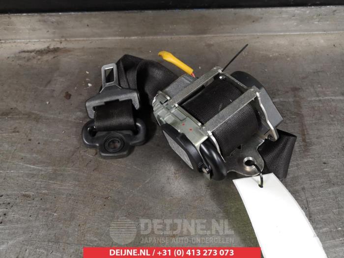 Mitsubishi Colt Front seatbelt, left O314817