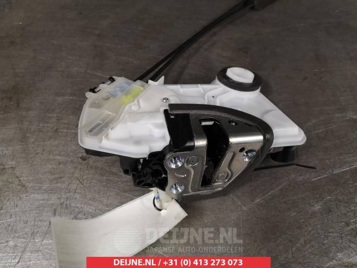 Toyota Aygo Deurslot Mechaniek 4Deurs rechts-voor O281244