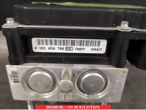 Subaru Impreza ABS pump O337729 photo 3