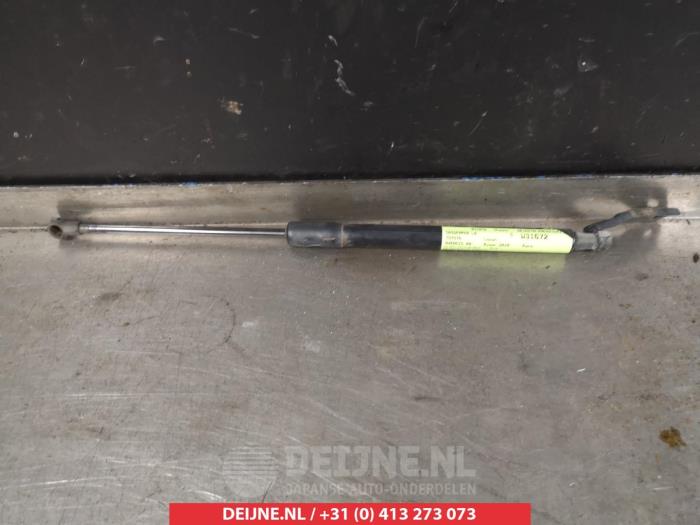 Toyota Avensis Gasdemper links-achter O294465